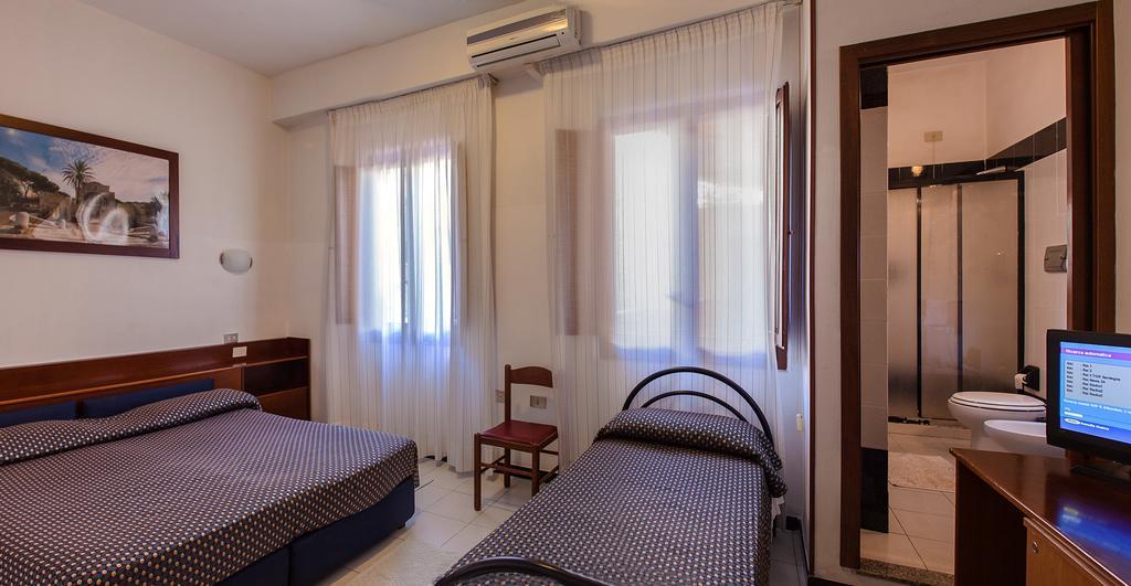 Hotel La Terrazza Cagliari Pokoj fotografie