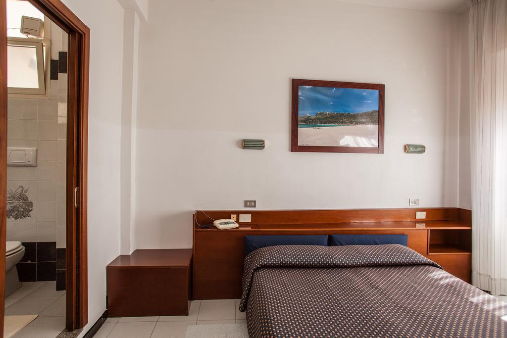 Hotel La Terrazza Cagliari Pokoj fotografie